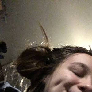 Meet your Posher, Ambria